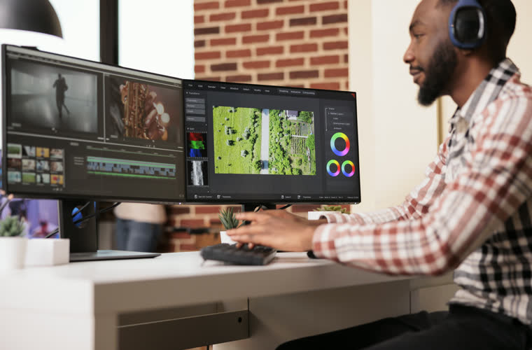 Editor montando el material en la línea de tiempo